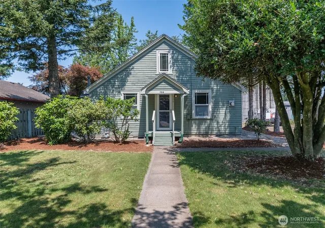 Photo 2 of Single family home for sale at 704 Roeder St, Everson, WA 98247 | MLS# NWM2578805 | Listing updated on 2026-09-25