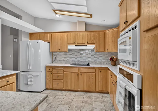 Photo 3 of Manufactured home for sale at 9817 196th Street E #40, Graham, WA 98338 | MLS# NWM2578812 | Listing updated on 2026-09-26