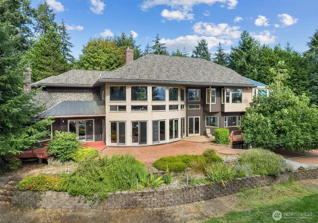 Photo 1 of Single family home for sale at 14405 Sw Pohl Rd, Vashon, WA 98070 | MLS# NWM2578822 | Listing updated on 2026-09-18