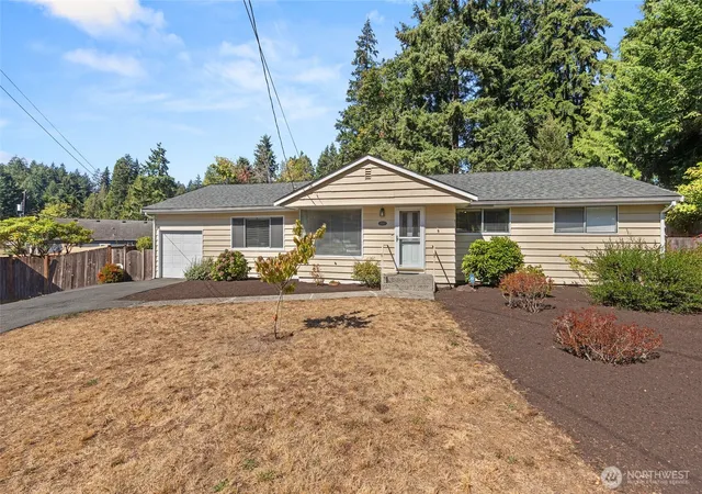Photo 1 of Single family home for sale at 18521 36th Place Ne, Lake Forest Park, WA 98155 | MLS# NWM2578829 | Listing updated on 2026-09-25