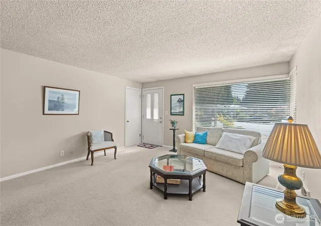 Photo 4 of Single family home for sale at 18521 36th Place NE, Lake Forest Park, WA 98155 | MLS# NWM2578829 | Listing updated on 2026-09-25