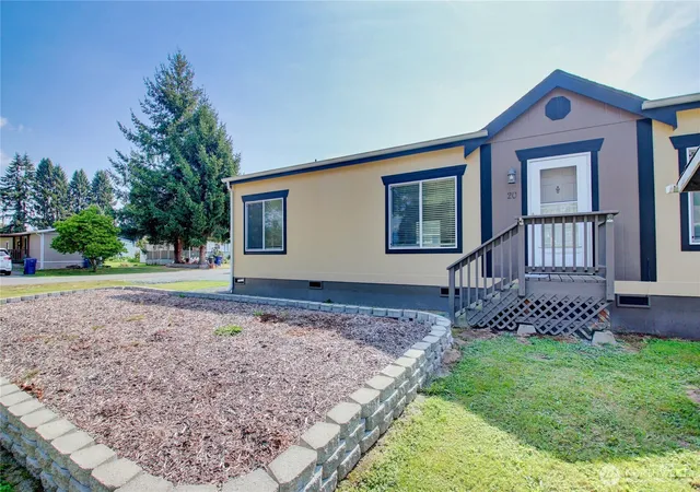 Manufactured home for sale at 24892 Minkler Rd #20, Sedro Woolley, WA 98284 | MLS# NWM2578833