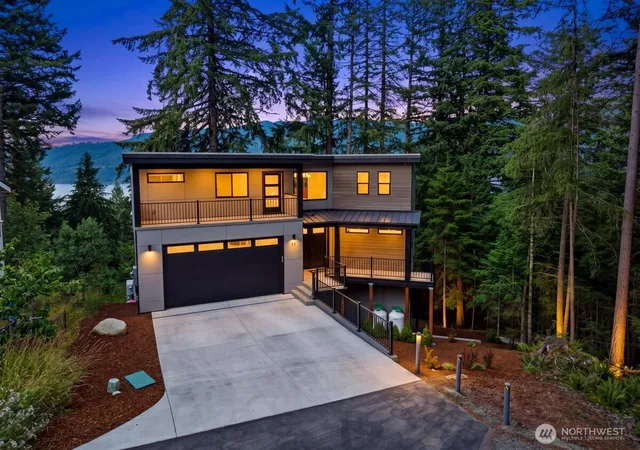Photo 1 of Single family home for sale at 11 Oval Ct, Bellingham, WA 98229 | MLS# NWM2578841 | Listing updated on 2026-09-25
