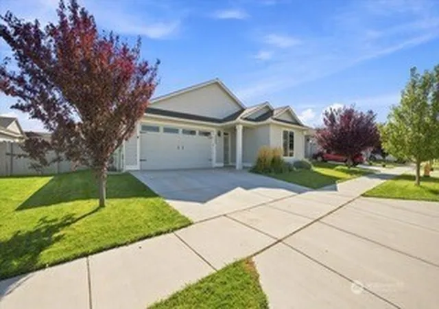 Photo 1 of Single family home for sale at 2584 Clark Ridge Dr, Richland, WA 99352 | MLS# NWM2578855 | Listing updated on 2026-10-07
