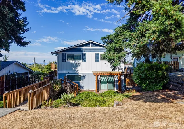 Photo 3 of Single family home for sale at 1127 E 6th Street, Port Angeles, WA 98362 | MLS# NWM2578857 | Listing updated on 2026-09-17