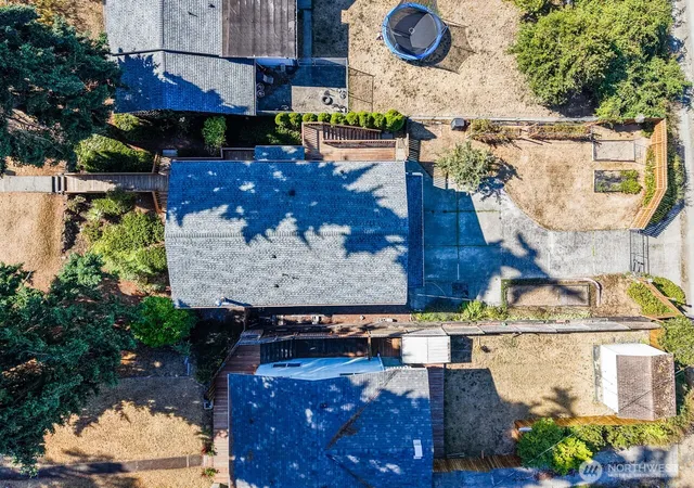 Photo 4 of Single family home for sale at 1127 E 6th Street, Port Angeles, WA 98362 | MLS# NWM2578857 | Listing updated on 2026-09-17