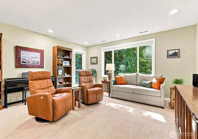 Photo 4 of Condo for sale at 3975 Providence Point Dr SE #2140, Issaquah, WA 98029 | MLS# NWM2578858 | Listing updated on 2026-09-30