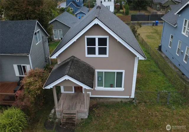 Photo 2 of Single family home for sale at 2005 Rockefeller, Everett, WA 98201 | MLS# NWM2578869 | Listing updated on 2026-09-25