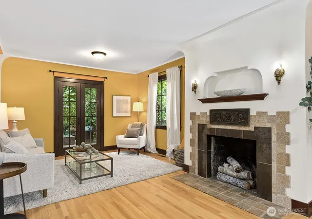 Photo 4 of Single family home for sale at 6238 25th Avenue NE, Seattle, WA 98115 | MLS# NWM2578874 | Listing updated on 2026-10-01