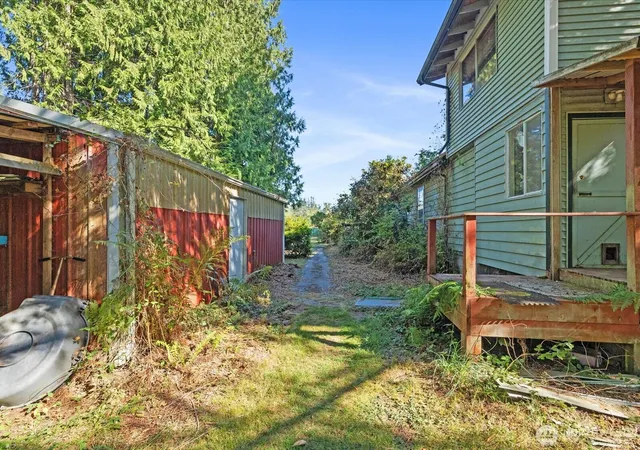 Photo 3 of Sale Pending at 20016 Menzel Lake Rd, Granite Falls, WA 98252 | MLS# NWM2578875 | Listing updated on 2026-09-29