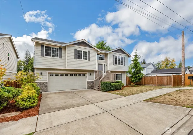 Photo 2 of Single family home for sale at 14609 20th Avenue Ne, Shoreline, WA 98155 | MLS# NWM2578890 | Listing updated on 2026-10-01