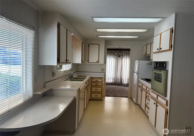 Photo 3 of Manufactured home for sale at 3655 Nw Cascade Ave #15, East Wenatchee, WA 98802 | MLS# NWM2578892 | Listing updated on 2026-09-30