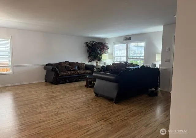 Photo 2 of Single family home for sale at 12509 Se Th 299 Pl, Auburn, WA 98092 | MLS# NWM2578908 | Listing updated on 2026-09-24