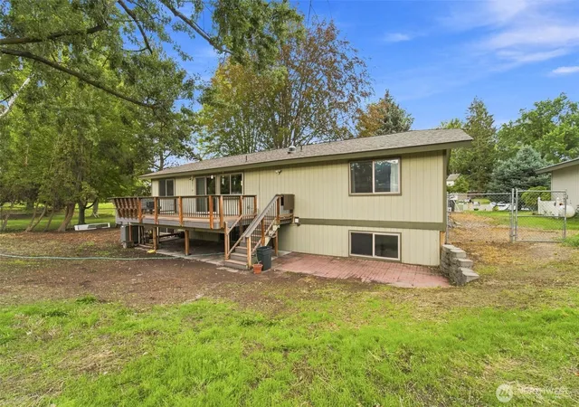 Photo 2 of Single family home for sale at 2109 Briarwood Ct, Richland, WA 99354 | MLS# NWM2578913 | Listing updated on 2026-10-06