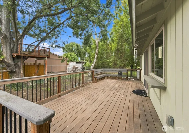 Photo 3 of Single family home for sale at 2109 Briarwood Ct, Richland, WA 99354 | MLS# NWM2578913 | Listing updated on 2026-10-06