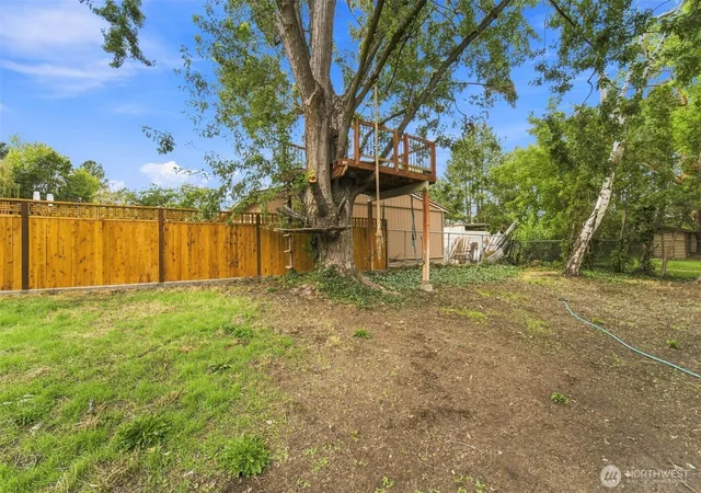 Photo 3 of Single family home for sale at 2109 Briarwood Ct, Richland, WA 99354 | MLS# NWM2578913 | Listing updated on 2026-10-06