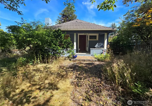 Photo 2 of Single family home for sale at 3456 23rd Avenue W, Seattle, WA 98199 | MLS# NWM2578926 | Listing updated on 2026-09-25