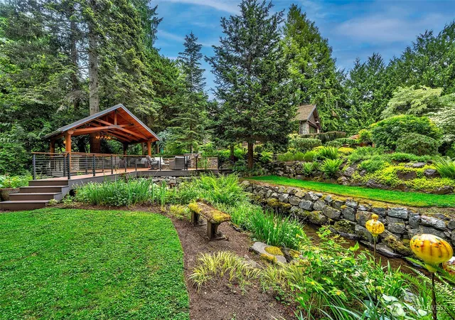 Photo 4 of Single family home for sale at 17410 44th Avenue, Lake Forest Park, WA 98155 | MLS# NWM2578930 | Listing updated on 2026-09-24
