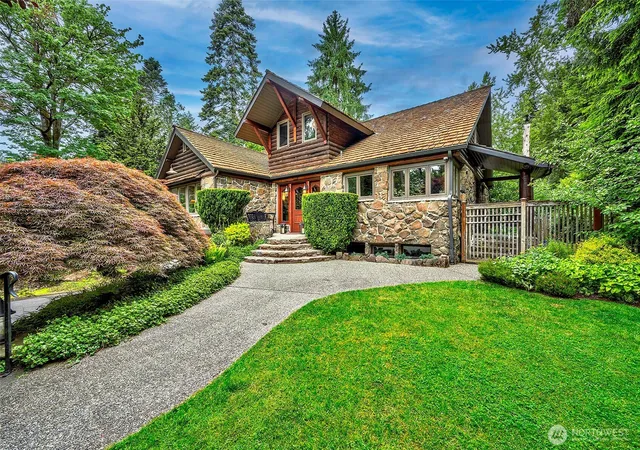 Photo 3 of Single family home for sale at 17410 44th Avenue, Lake Forest Park, WA 98155 | MLS# NWM2578930 | Listing updated on 2026-09-24