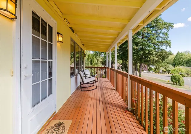Photo 3 of Single family home for sale at 735 NW Firglade Dr, Bremerton, WA 98311 | MLS# NWM2578950 | Listing updated on 2026-09-24