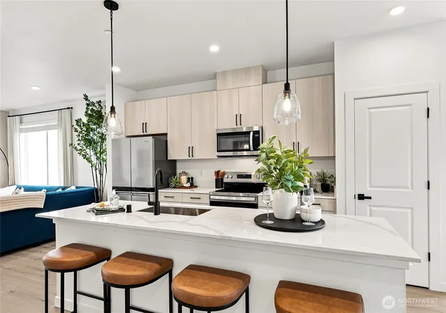 Photo 2 of Townhouse for sale at 16202 Manor Way #E1, Lynnwood, WA 98087 | MLS# NWM2578970 | Listing updated on 2026-10-02