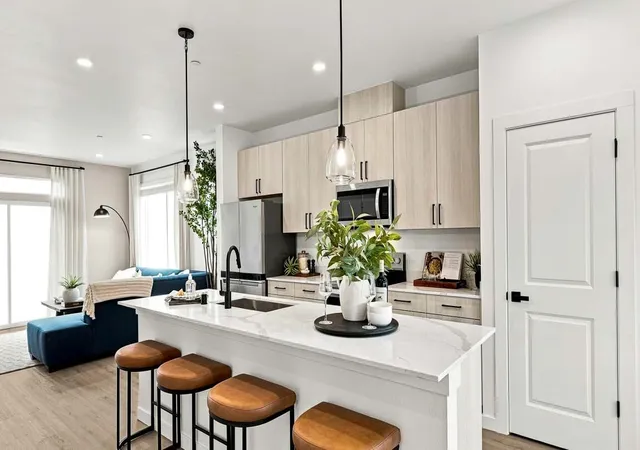 Photo 2 of Townhouse for sale at 16202 Manor Way #E1, Lynnwood, WA 98087 | MLS# NWM2578970 | Listing updated on 2026-10-27