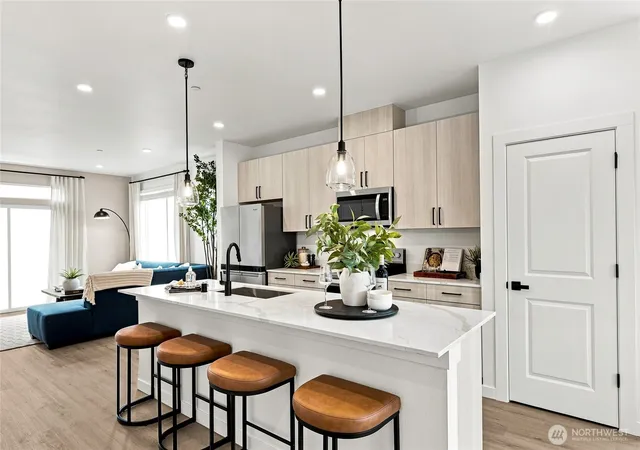 Photo 3 of Townhouse for sale at 16202 Manor Way #E1, Lynnwood, WA 98087 | MLS# NWM2578970 | Listing updated on 2026-10-02
