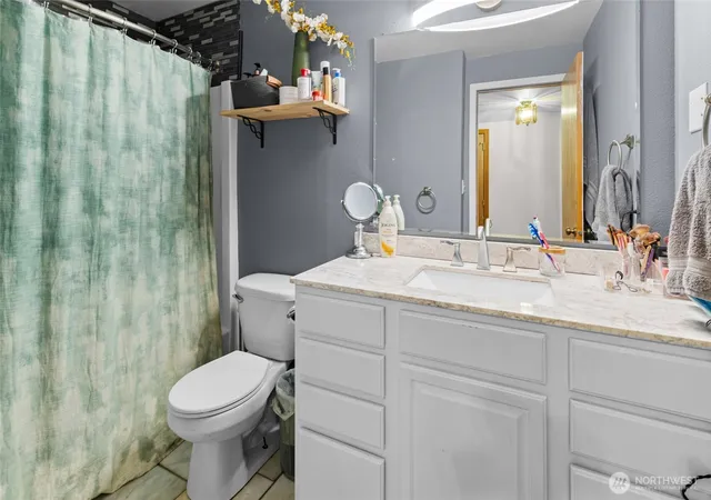 Photo 3 of Condo for sale at 1706 W Marina Dr, Moses Lake, WA 98837 | MLS# NWM2578971 | Listing updated on 2026-09-21