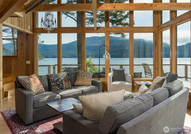 Photo 1 of Single family home for sale at 122 Lohman Ln, Eastsound, WA 98245 | MLS# NWM2578983 | Listing updated on 2026-09-25