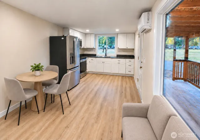 Photo 3 of Manufactured home for sale at 262 Mossyrock Rd W #34, Mossyrock, WA 98564 | MLS# NWM2578985 | Listing updated on 2026-09-25