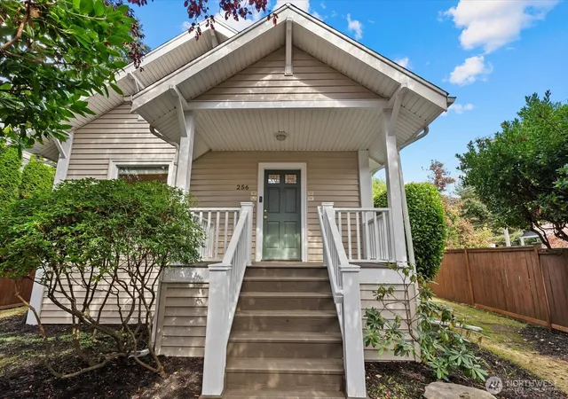 Photo 2 of Single family home for sale at 256 Ne 50th Street, Seattle, WA 98105 | MLS# NWM2578994 | Listing updated on 2026-09-24