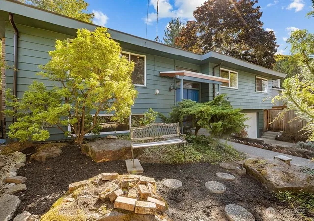 Photo 2 of Sale Pending at 1216 Dayton Ave Ne, Renton, WA 98056 | MLS# NWM2578995 | Listing updated on 2026-09-22