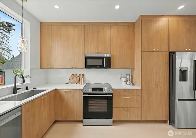 Photo 3 of Townhouse for sale at 9014 4th Avenue NW #B, Seattle, WA 98117 | MLS# NWM2579000 | Listing updated on 2026-10-01