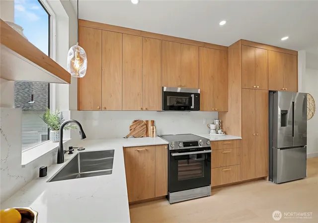 Photo 4 of Townhouse for sale at 9014 4th Avenue NW #B, Seattle, WA 98117 | MLS# NWM2579000 | Listing updated on 2026-10-01