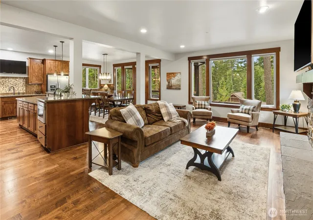 Photo 4 of Single family home for sale at 290 Black Nugget Ln, Cle Elum, WA 98922 | MLS# NWM2579012 | Listing updated on 2026-09-29
