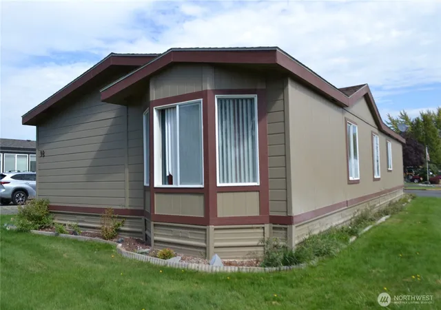 Photo 1 of Sale Pending at 3010 W Peninsula Dr #92, Moses Lake, WA 98837 | MLS# NWM2579018 | Listing updated on 2026-09-30