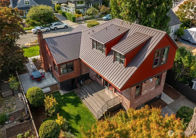 Photo 3 of Sale Pending at 7318 54th Avenue Ne, Seattle, WA 98115 | MLS# NWM2579020 | Listing updated on 2026-09-25
