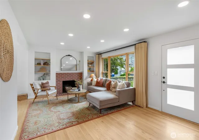 Photo 4 of Sale Pending at 7318 54th Avenue NE, Seattle, WA 98115 | MLS# NWM2579020 | Listing updated on 2026-09-25