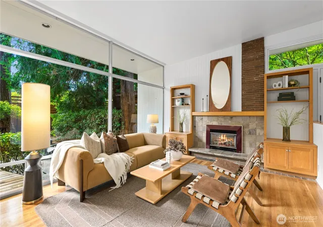 Photo 2 of Sale Pending at 8504 43rd Avenue Ne, Seattle, WA 98115 | MLS# NWM2579021 | Listing updated on 2026-09-29