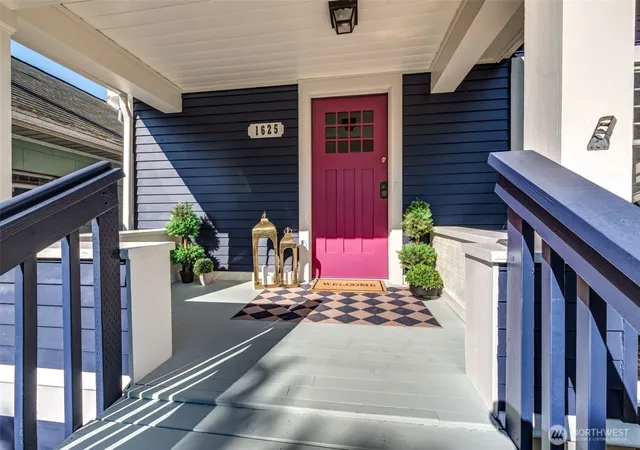 Photo 2 of Single family home for sale at 1625 3rd Avenue W, Seattle, WA 98119 | MLS# NWM2579033 | Listing updated on 2026-10-01