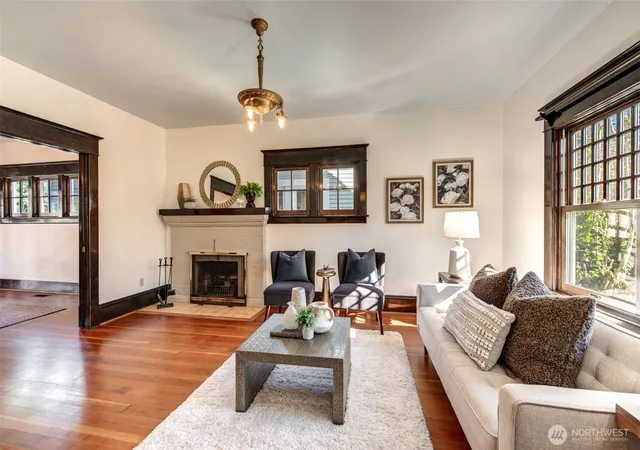 Photo 4 of Single family home for sale at 1625 3rd Avenue W, Seattle, WA 98119 | MLS# NWM2579033 | Listing updated on 2026-10-01