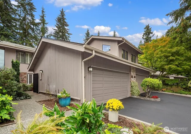 Photo 2 of Townhouse for sale at 151 141st Place Ne #110L, Bellevue, WA 98007 | MLS# NWM2579034 | Listing updated on 2026-10-01