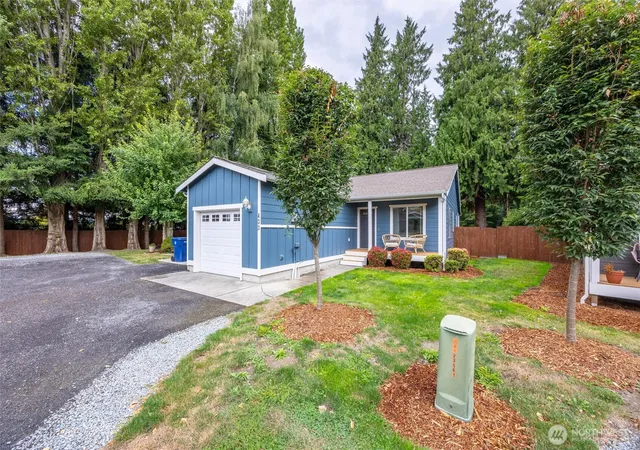 Photo 3 of Single family home for sale at 433 Oak Hl Ln, Burlington, WA 98233 | MLS# NWM2579035 | Listing updated on 2026-09-22