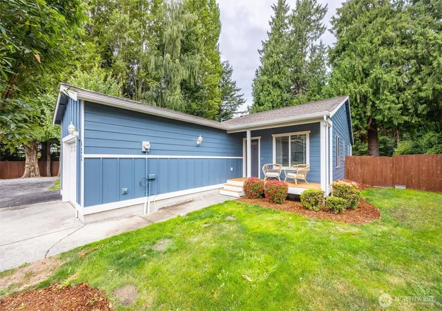 Photo 3 of Single family home for sale at 433 Oak Hl Ln, Burlington, WA 98233 | MLS# NWM2579035 | Listing updated on 2026-09-22
