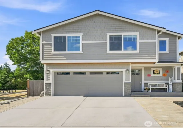 Photo 1 of Sale Pending at 12426 29th Avenue W, Everett, WA 98204 | MLS# NWM2579042 | Listing updated on 2026-09-18