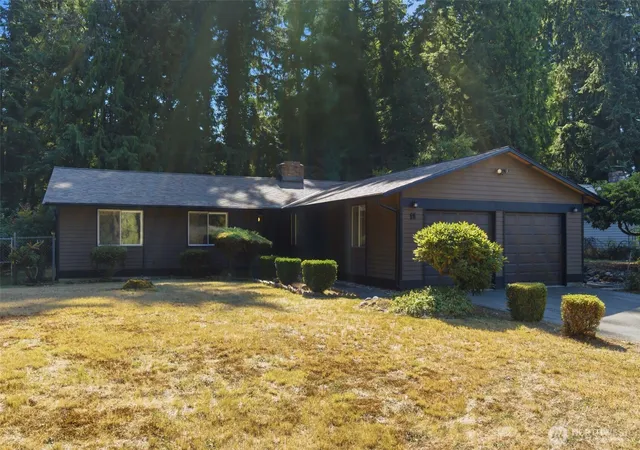 Photo 2 of Sale Pending at 11 Nw Bridle Ridge Pl, Bremerton, WA 98311 | MLS# NWM2579053 | Listing updated on 2026-09-30