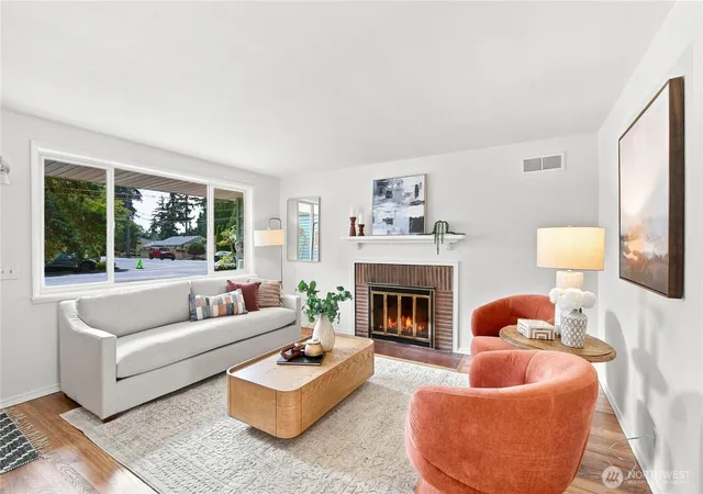 Photo 2 of Single family home for sale at 112 Nw 159th Street, Shoreline, WA 98177 | MLS# NWM2579057 | Listing updated on 2026-10-02