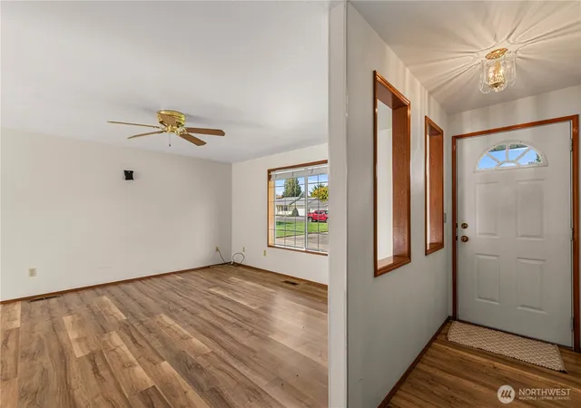 Photo 2 of Single family home for sale at 1313 Welch Ave, Wenatchee, WA 98801 | MLS# NWM2579058 | Listing updated on 2026-09-30