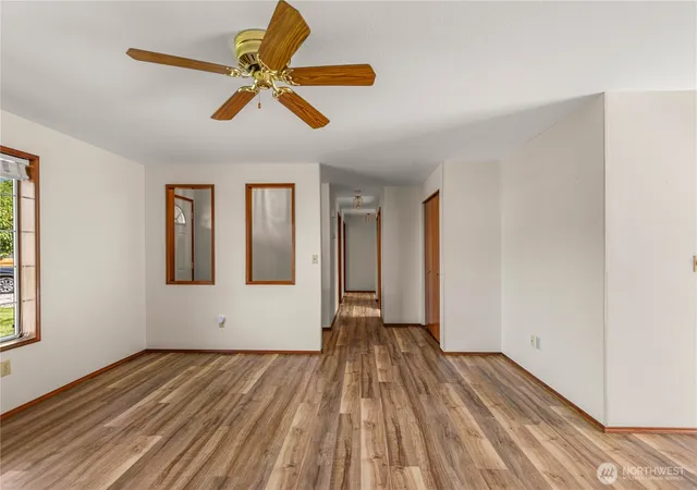 Photo 4 of Single family home for sale at 1313 Welch Ave, Wenatchee, WA 98801 | MLS# NWM2579058 | Listing updated on 2026-09-30