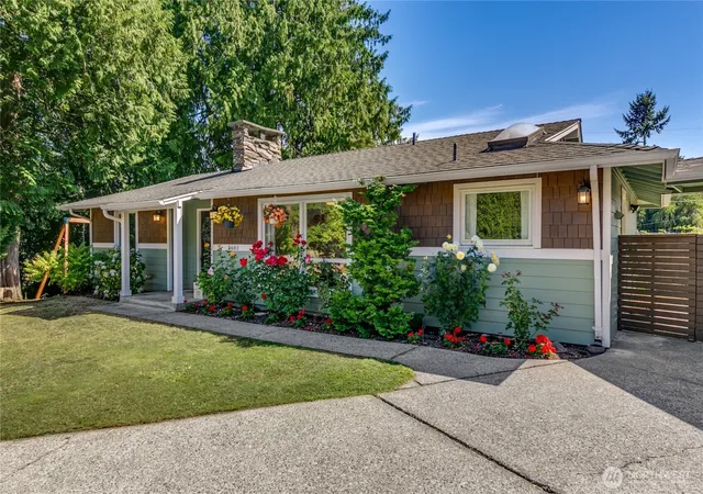 Photo 1 of Sale Pending at 3601 Earl Ave, Everett, WA 98201 | MLS# NWM2579063 | Listing updated on 2026-10-01